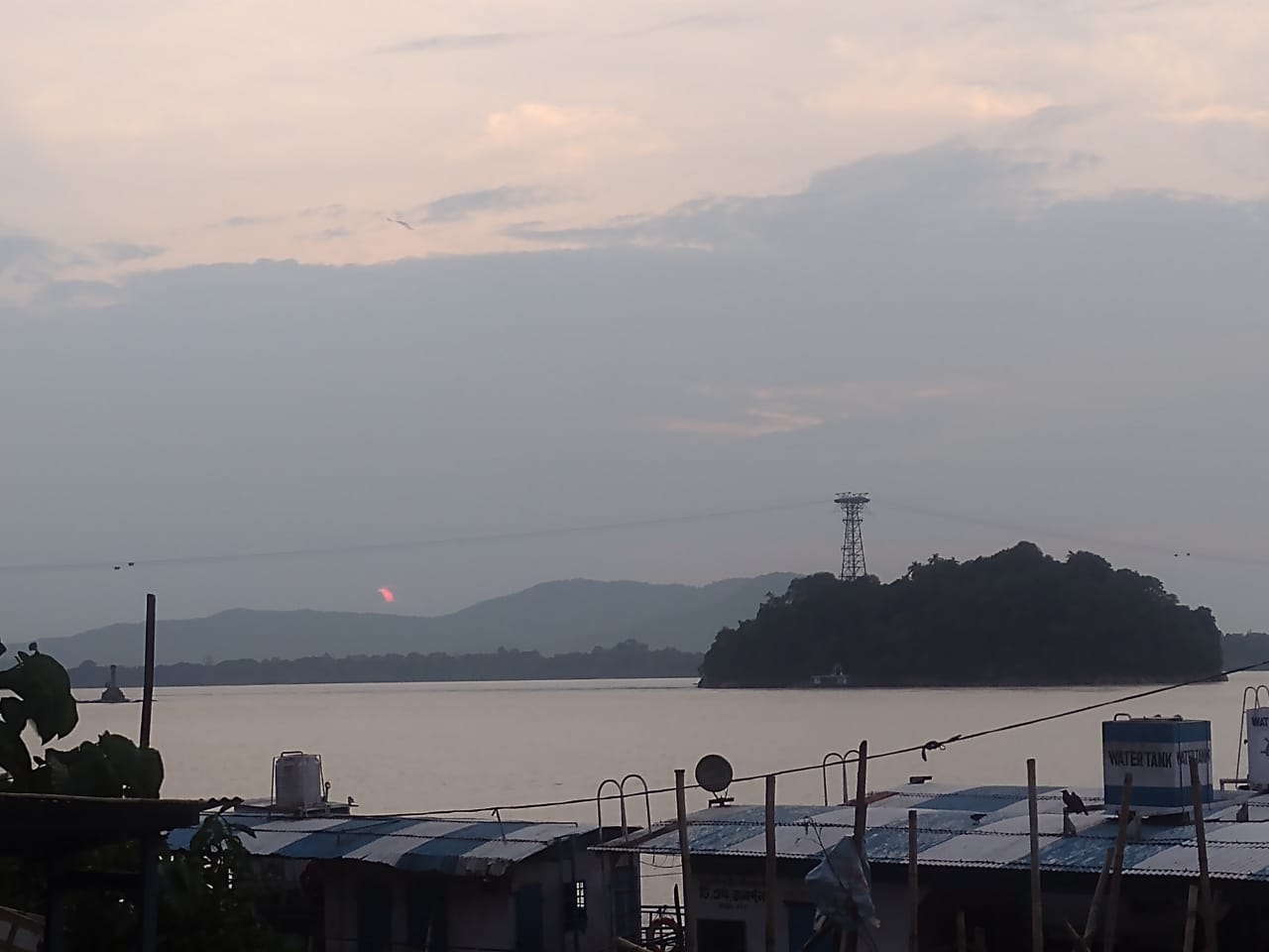 किनारा-बोलके चित्र