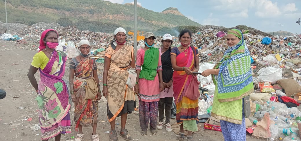 एकमेकांना भेट काय द्यावी – प्रामाणिकपणा आणि माणुसकी
